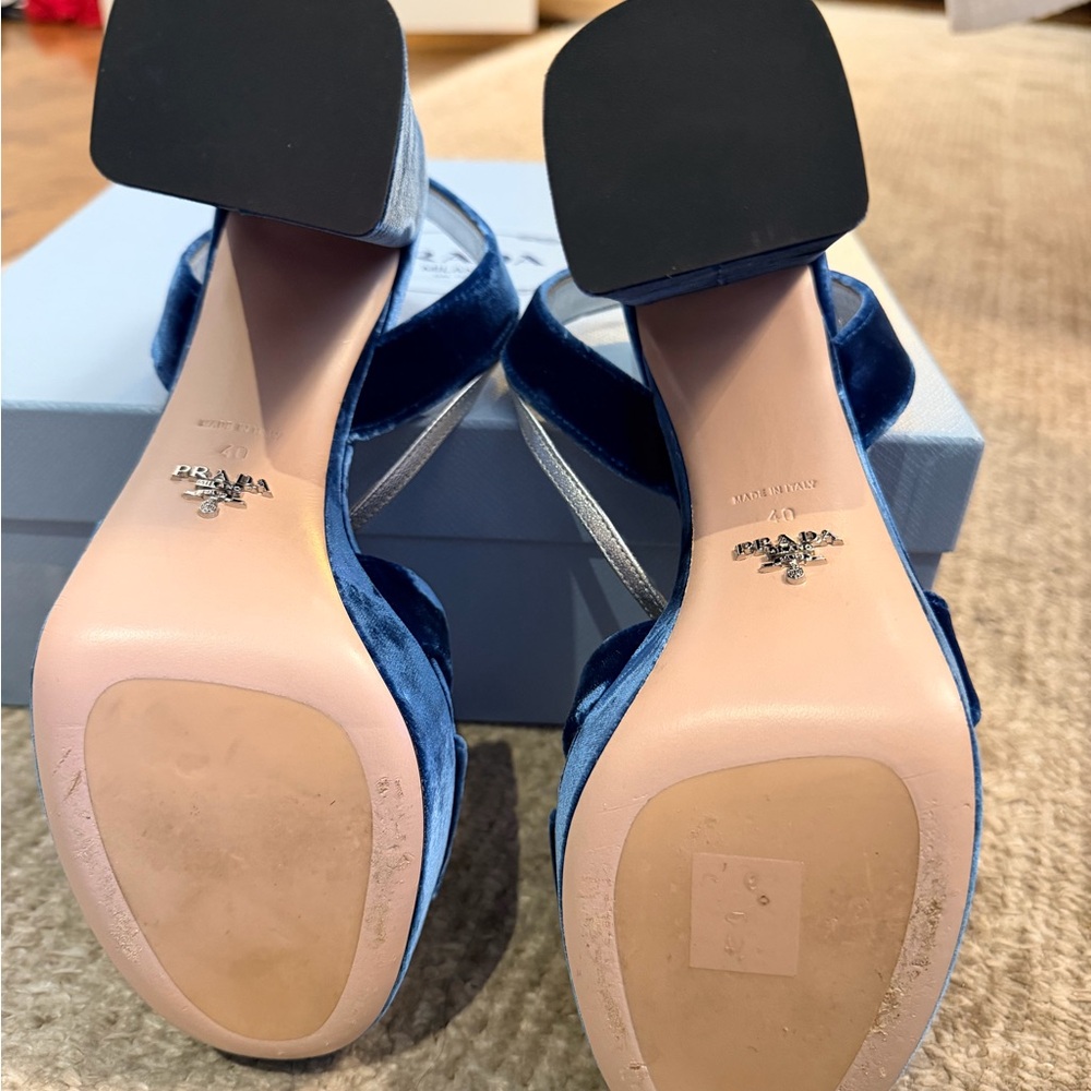 Prada Women's Luxurious Navy Velvet Platform Heels - Picture 7 of 9